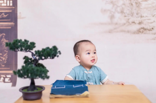 南宁五个月宝宝可以站吗 南宁五个月宝宝可以站吗